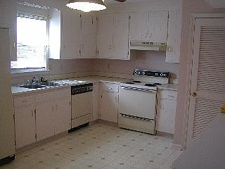 3rd image of 419 W Cadbury Dr
