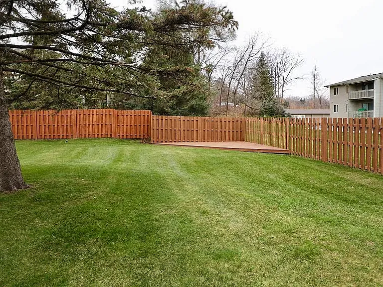 1114 Greenvale Ave W — Photo 28