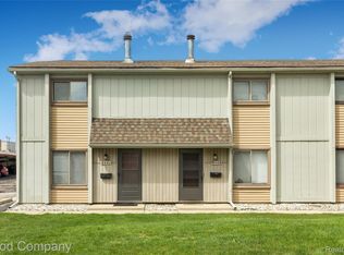 2451 Samoset Rd, Royal Oak, MI 48073