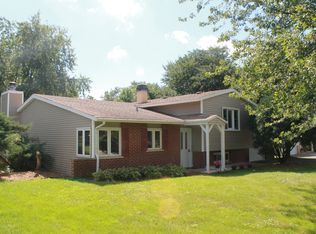921 Bryn Mawr Ave, Bartlett, IL 60103