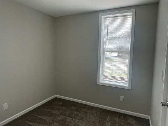 5th image of 2209 Leahy St