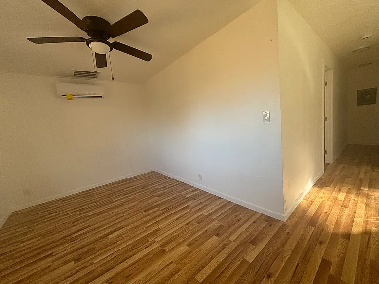 2389 Empress St #B — Photo 6