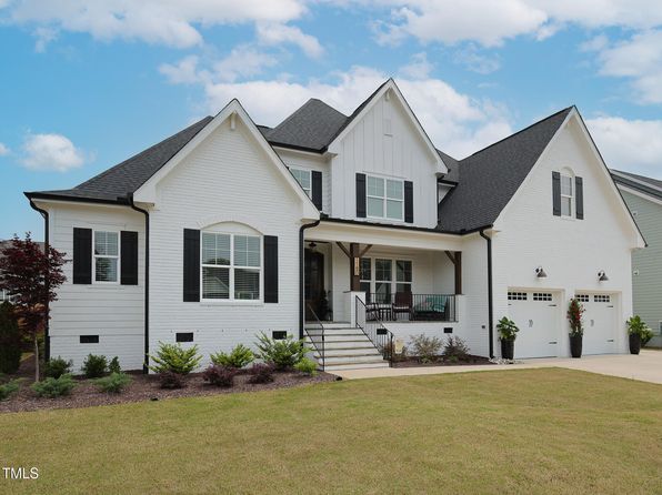 1180 Duke Farm Dr, Wake Forest, NC 27587