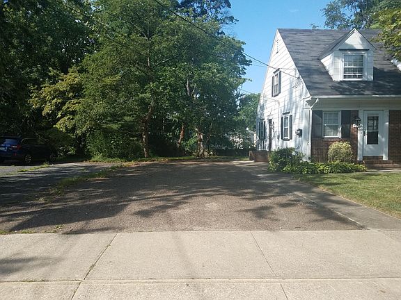 Easy parking, always available