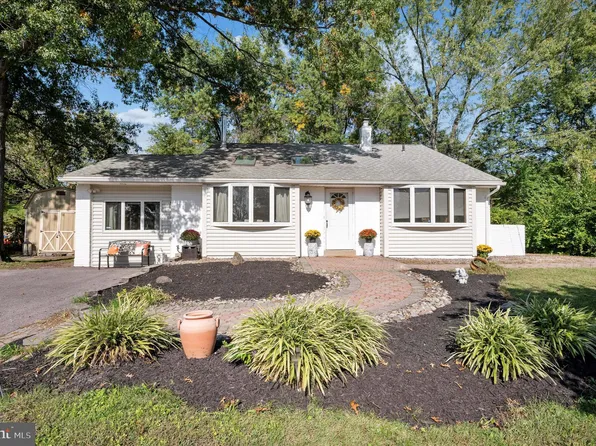2773 Lantern Ln, Audubon, PA 19403