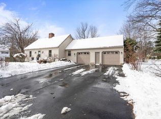 6 Meetinghouse Ter, Bedford, NH 03110
