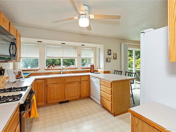 2nd image of 4144 SE Dover Ct