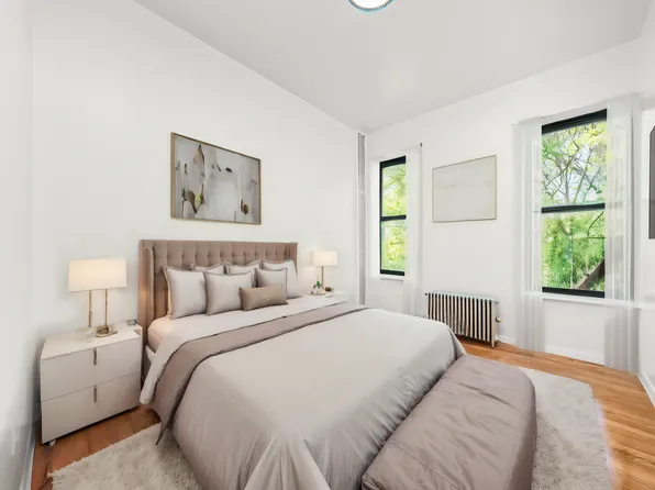 115 Perry Street image 1 of 5