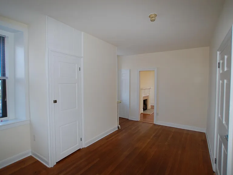 800 E Marshall St #5 — Photo 7