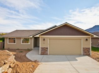 95 Saratoga Ln, Malaga, WA 98828