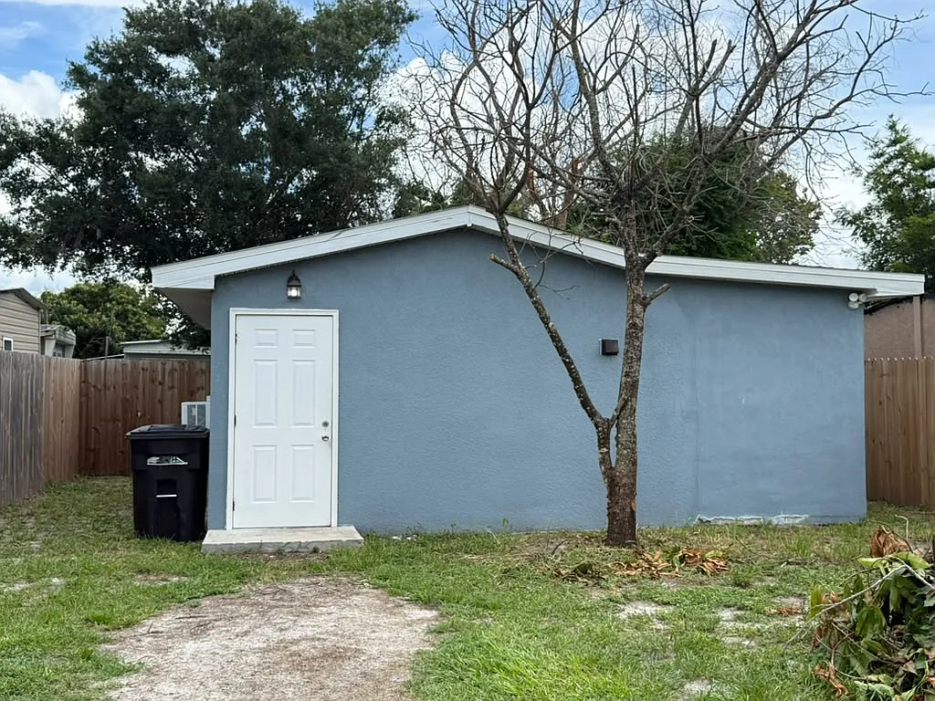 2 bed, $1,300 — Photo 1