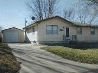 917 N Scenic Dr, Oakland, IA 51560