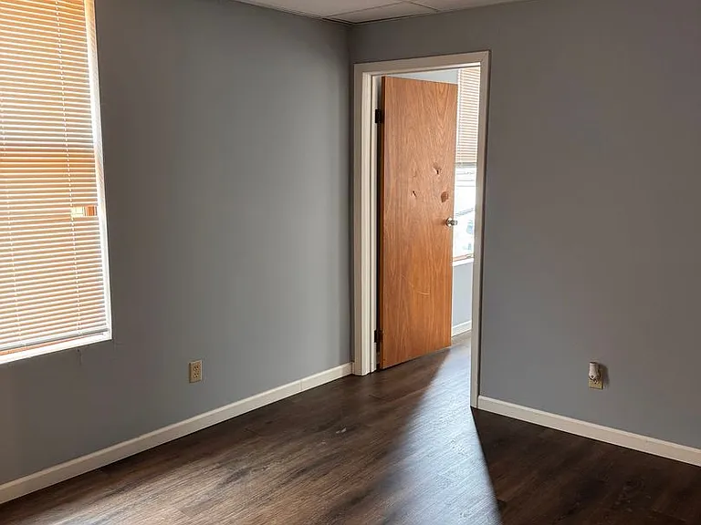 25 N Water Ave — Photo 6