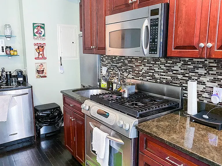 5 Braemore Rd #8 — Photo 6