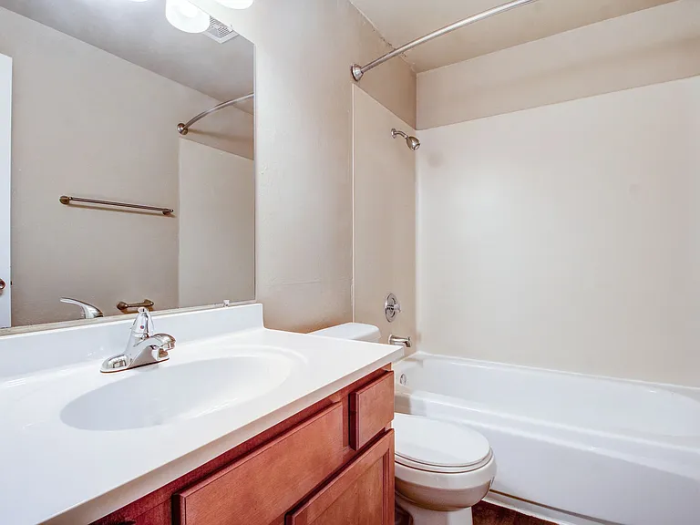 Heather Ridge Apartments — Photo 14