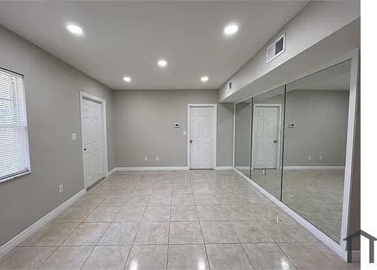 3 bed, 1200 sqft, $3,500 — Photo 2