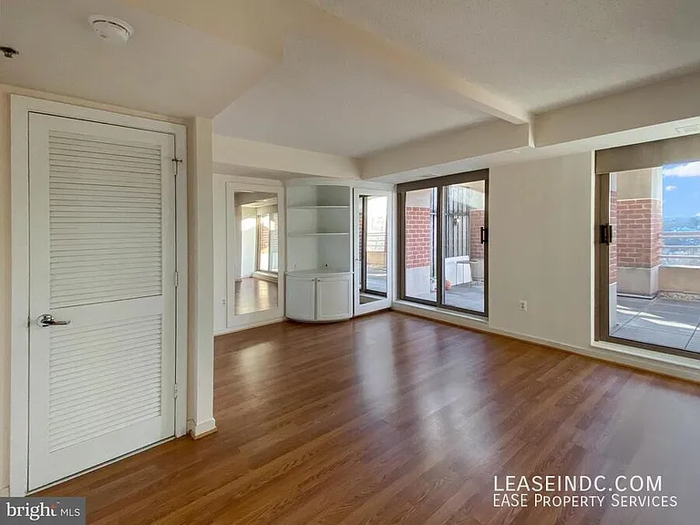 1275 25th St NW #600 — Photo 12