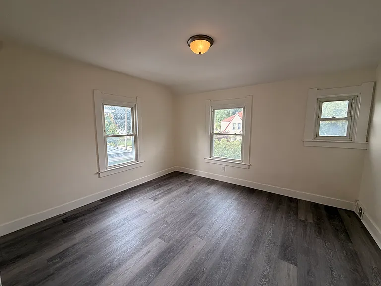 1546 Gould Rd — Photo 3