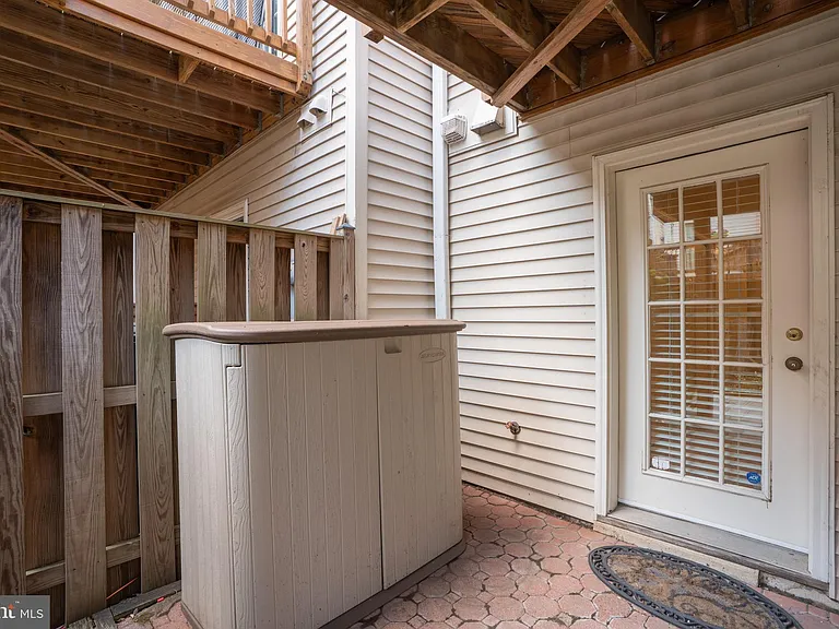 341 S Pickett St — Photo 46