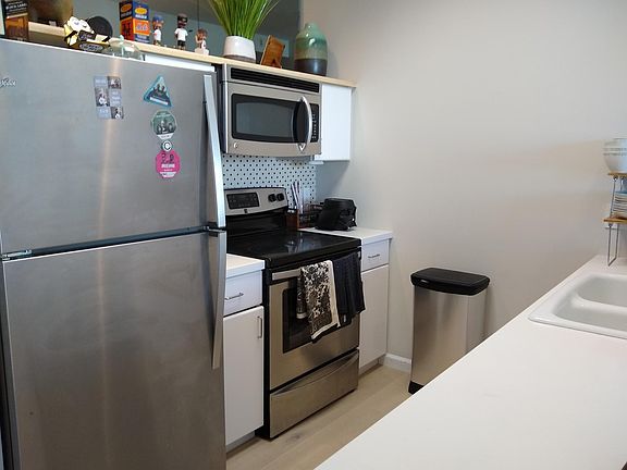 5th image of 220 Lombard St #49