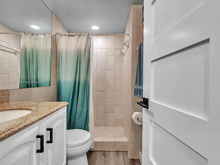 9340 Lagoon Pl #303 — Photo 33