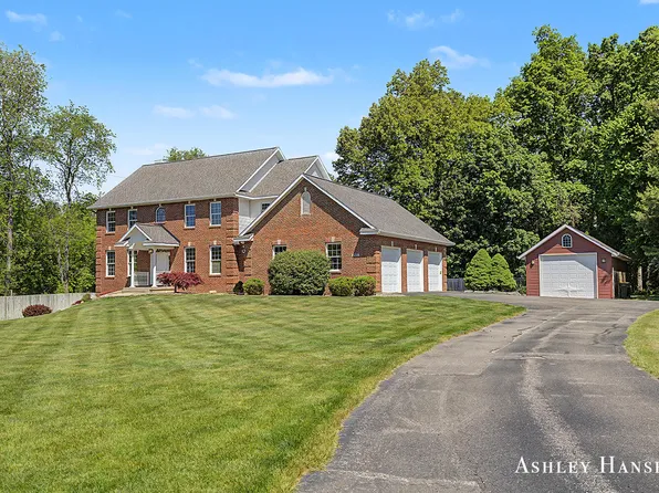 7085 Hidden Ridge Dr SE, Grand Rapids, MI 49546