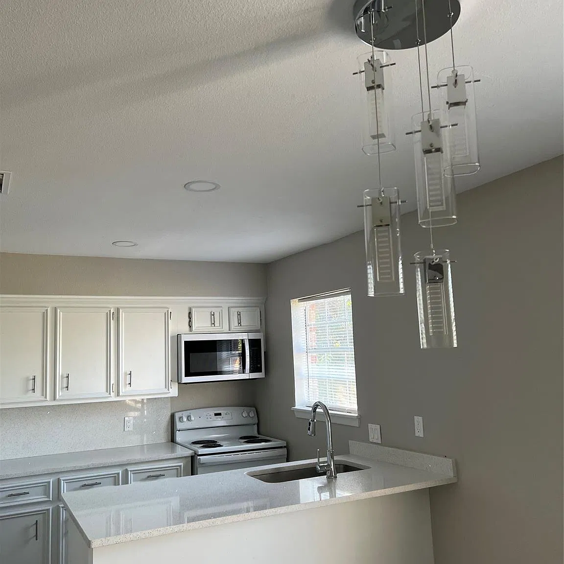 2 bed, 1.0 bath, 1000 sqft, $1,250 — Photo 1
