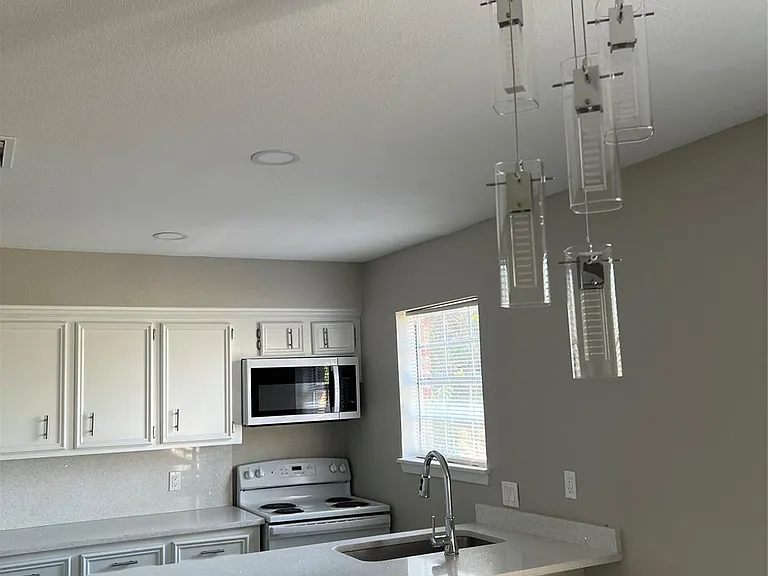 511 Commerce St — Photo 1