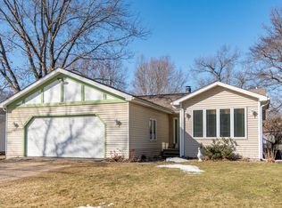 34250 Bond Dr, Paw Paw, MI 49079