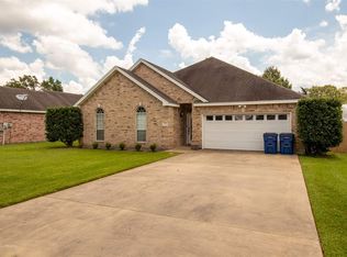 30 Shady Hollow Dr, Lumberton, TX 77657