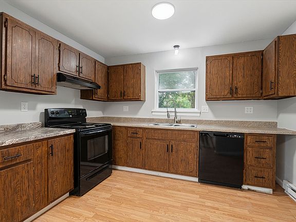 2nd image of 865 E 11th Ave