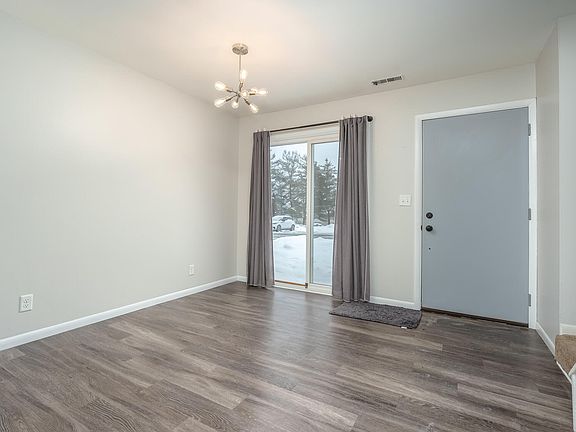 5th image of 3563 Kenbrooke Ct Unit 112