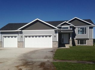 404 12th Ave NE, Kasson, MN 55944