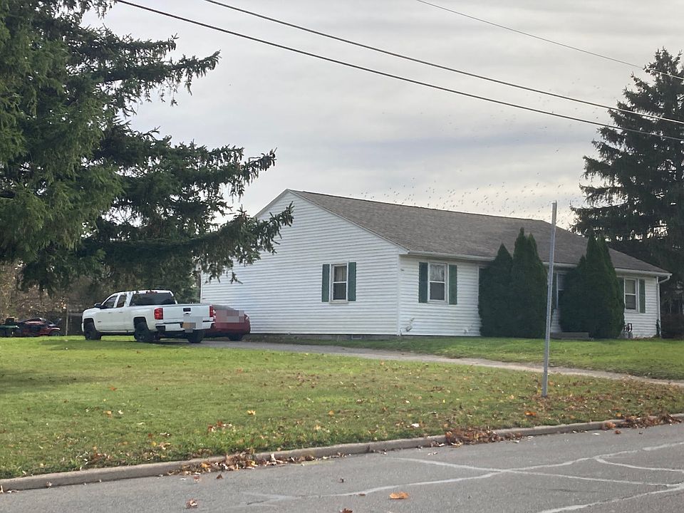 2nd image of 622 Davison Rd