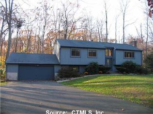 172 Briarwood Dr, Guilford, CT 06437