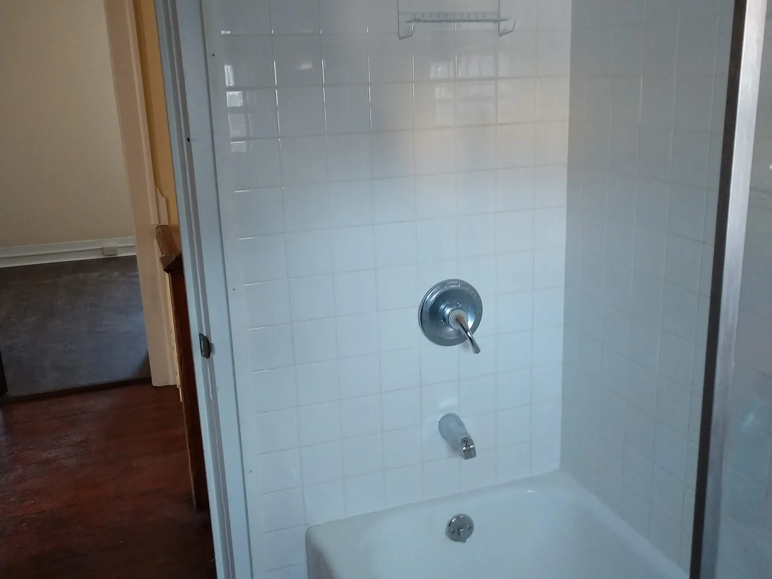 4 bed, 2.0 bath, 1260 sqft, $1,700 — Photo 3