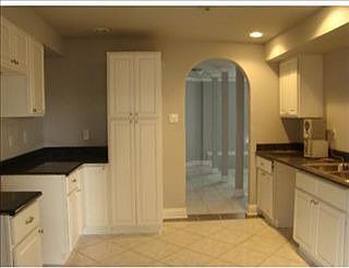 4th image of 6025 Pauline Dr