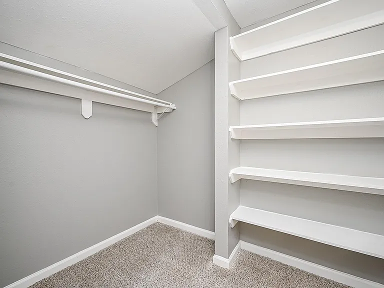 8007 Carver Rd — Photo 23