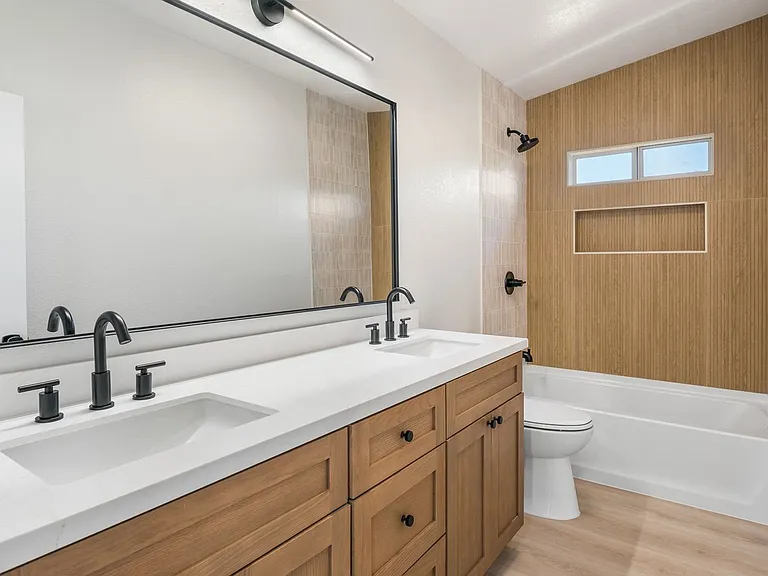 4543 Avenida Manessa — Photo 18