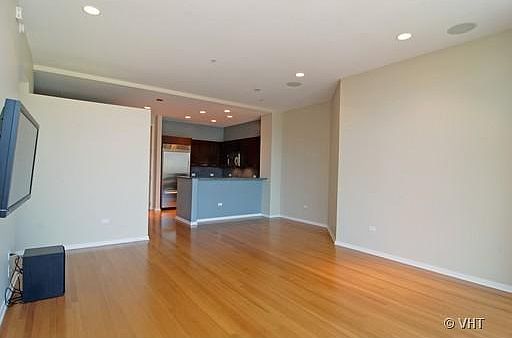 5th image of 500 W Superior St #P-249