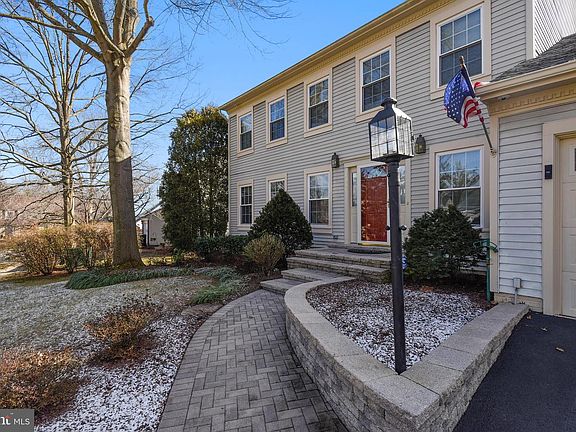 2nd image of 5209 Calabria Ct