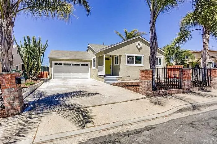 1882 Tulip St