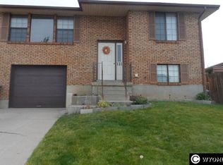 121 Hunt Ave, Evanston, WY 82930