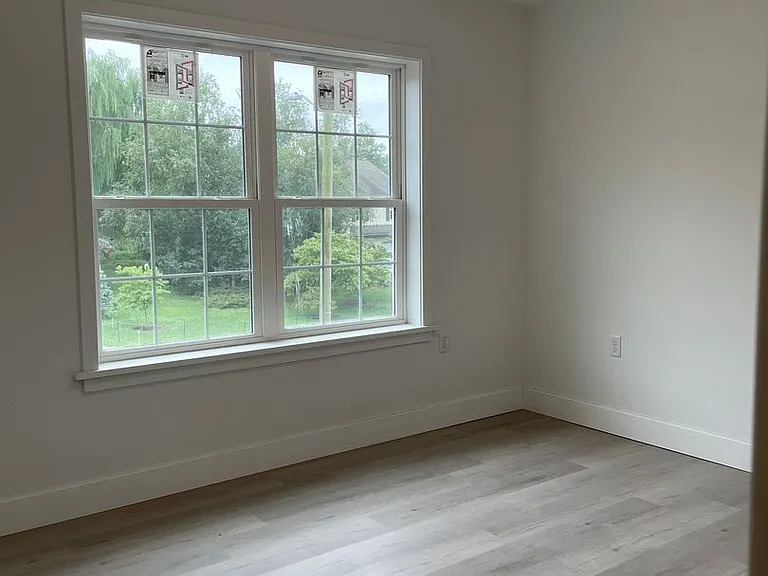 40 Longfellow Dr — Photo 19