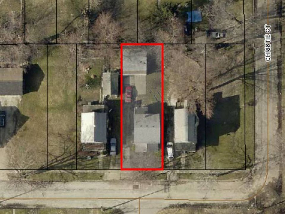 2nd image of 855 W 39th St