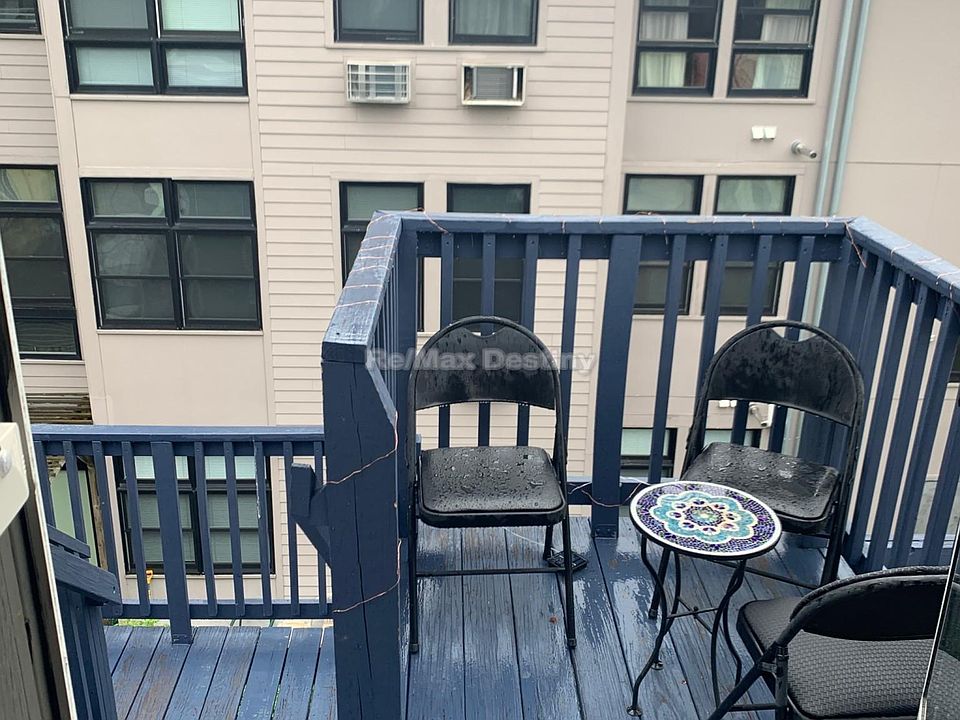 2nd image of 156 Morrison Ave #R3