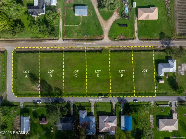 1021 Monnot Rd, Jeanerette, LA 70544