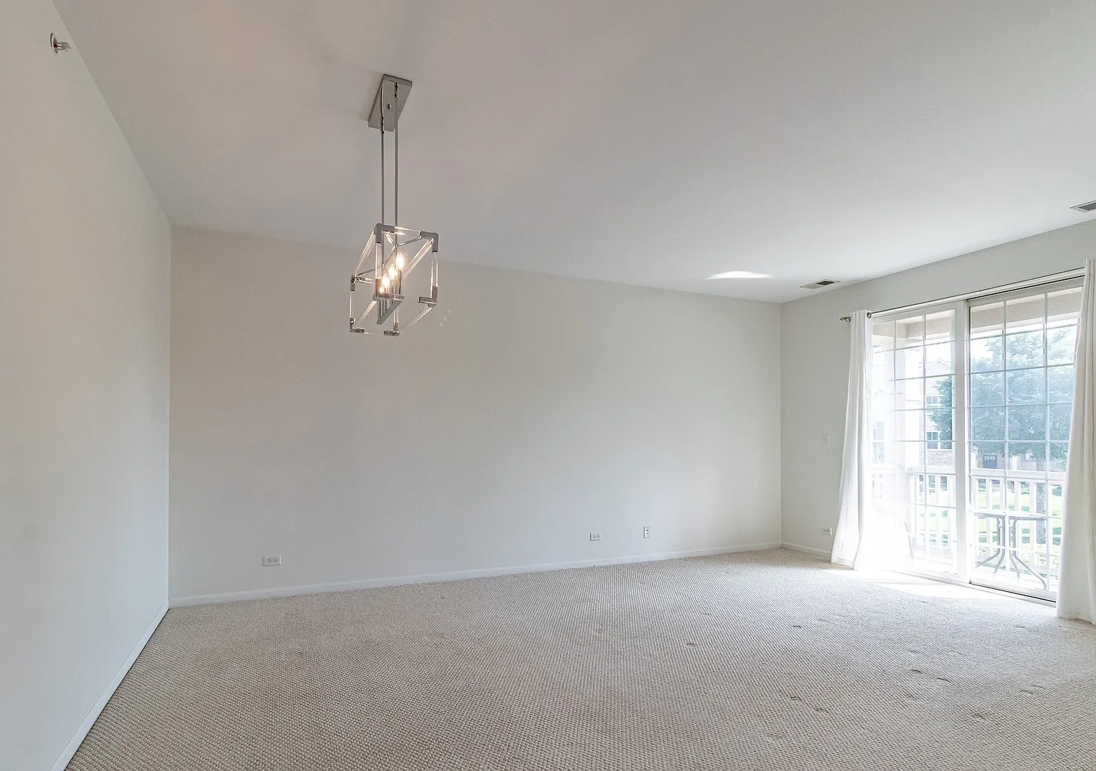 2 bed, 1573 sqft, $2,600 — Photo 3
