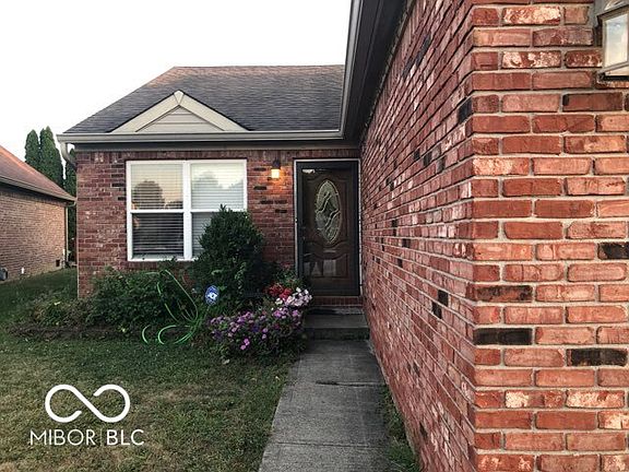 2nd image of 425 Polk Manor Dr