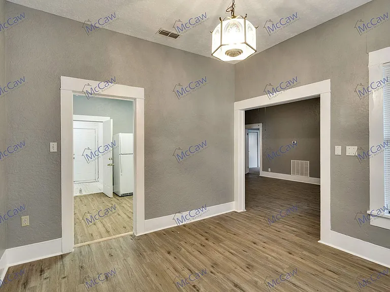2305 9th St — Photo 3